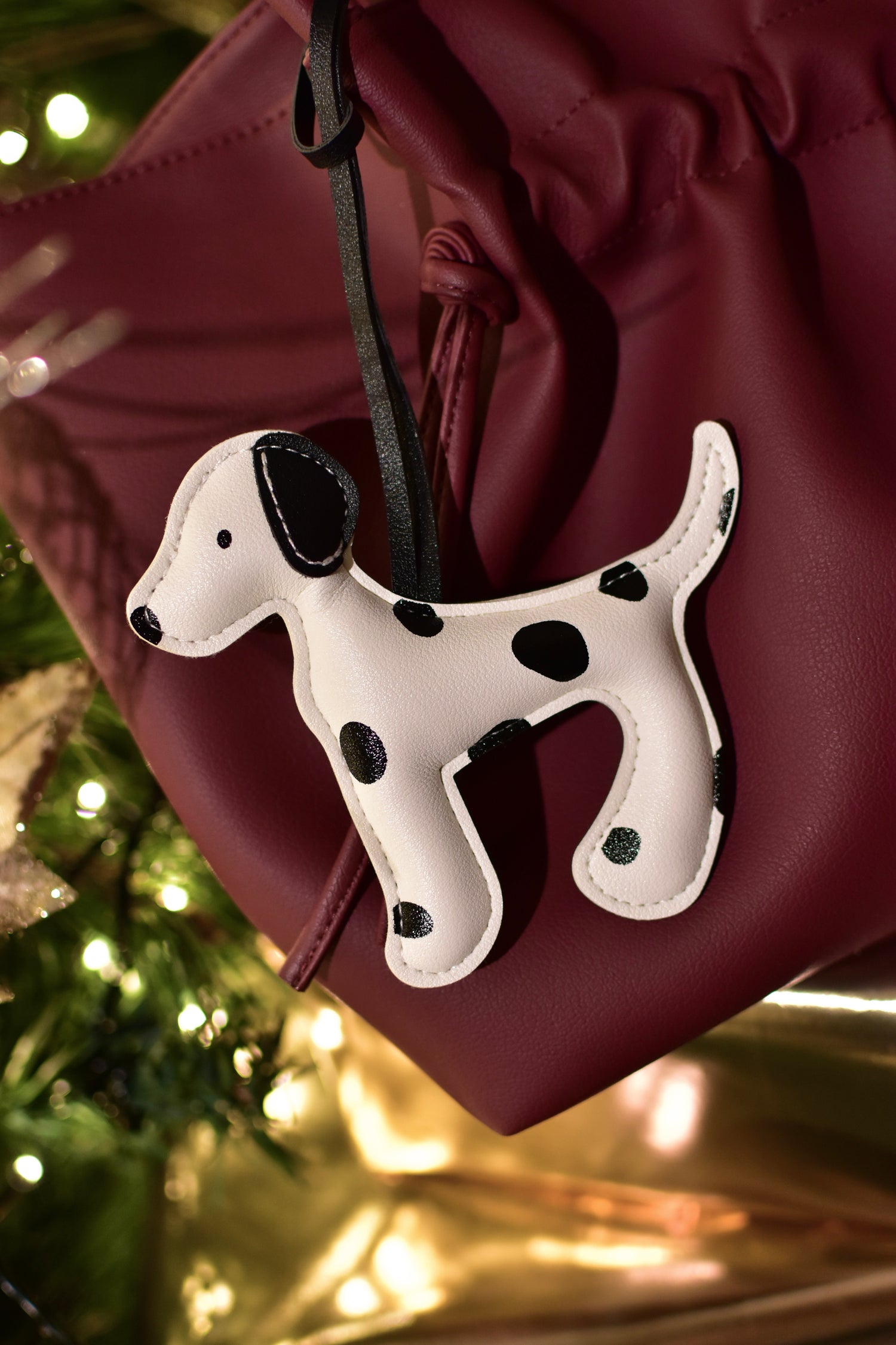 Charm Dálmata blanco